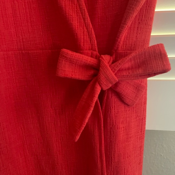 J Crew classic short sleeve wrap dress. You will love the orange color!! Size XS - Picture 3 of 6